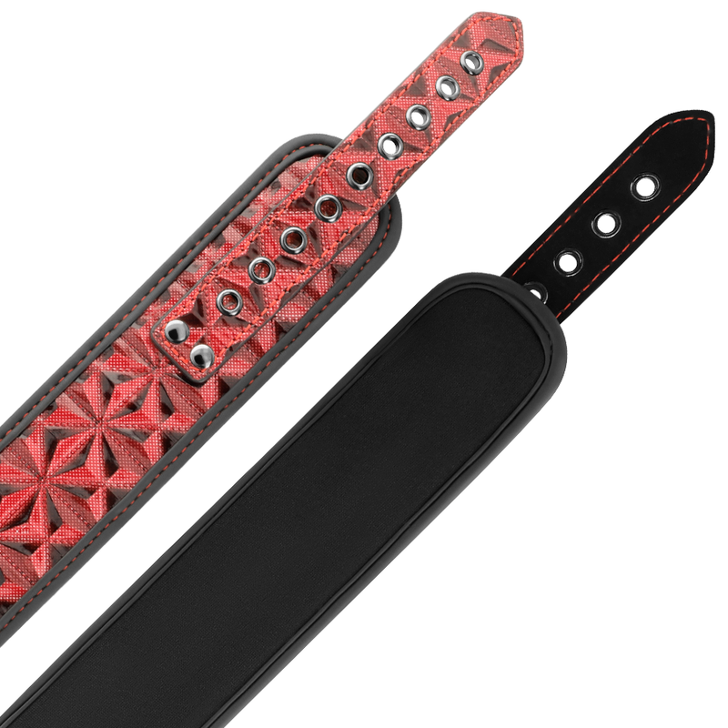 BEGME - RED EDITION NECKLACE WITH CHAINS AND NEOPRENE-LINED NIPPLE CLAMPS