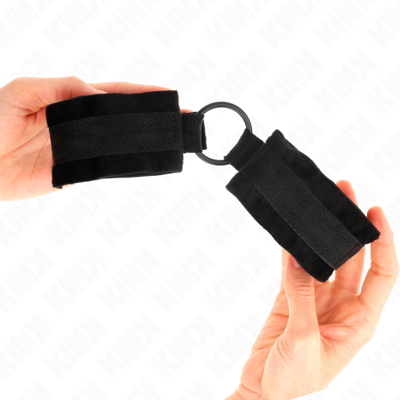 KINK - 25 CM BEGINNER WRISTBANDS WITH 4 CM BLACK RING ADJUSTABLE 15-25 CM