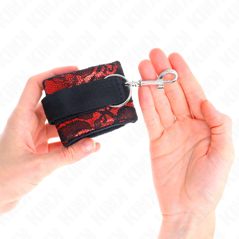KINK - SHORT WRISTBANDS IN VELVET LACE AND RED/BLACK NYLON BONDING 23 X 6.5 CM