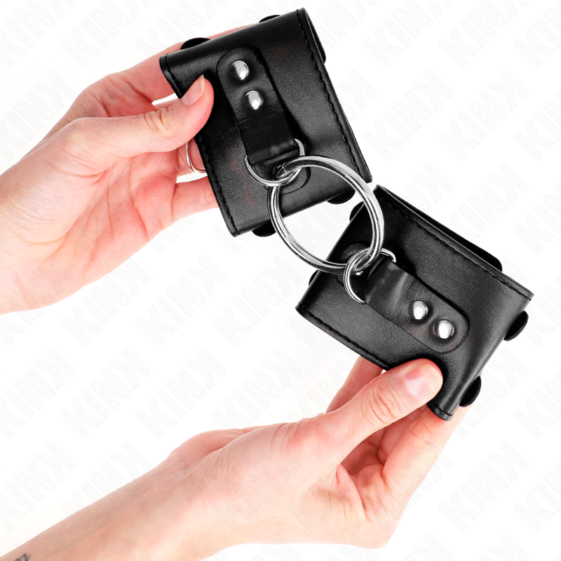 KINK - FIXED WRISTBANDS WITH RING AND STUDS BLACK ADJUSTABLE 17-22 CM X 6.5 CM