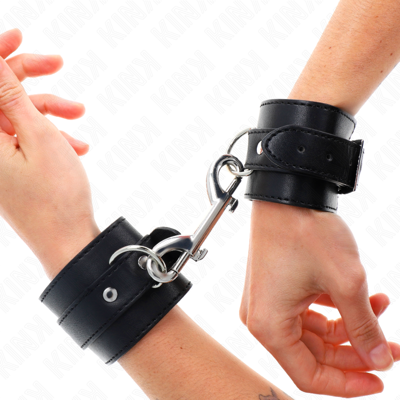 KINK - SINGLE WRISTBANDS WITH ROW OF RIVETS AND LARGE BLACK BUCKLE ADJUSTABLE 17-28 CM X 5 CM
